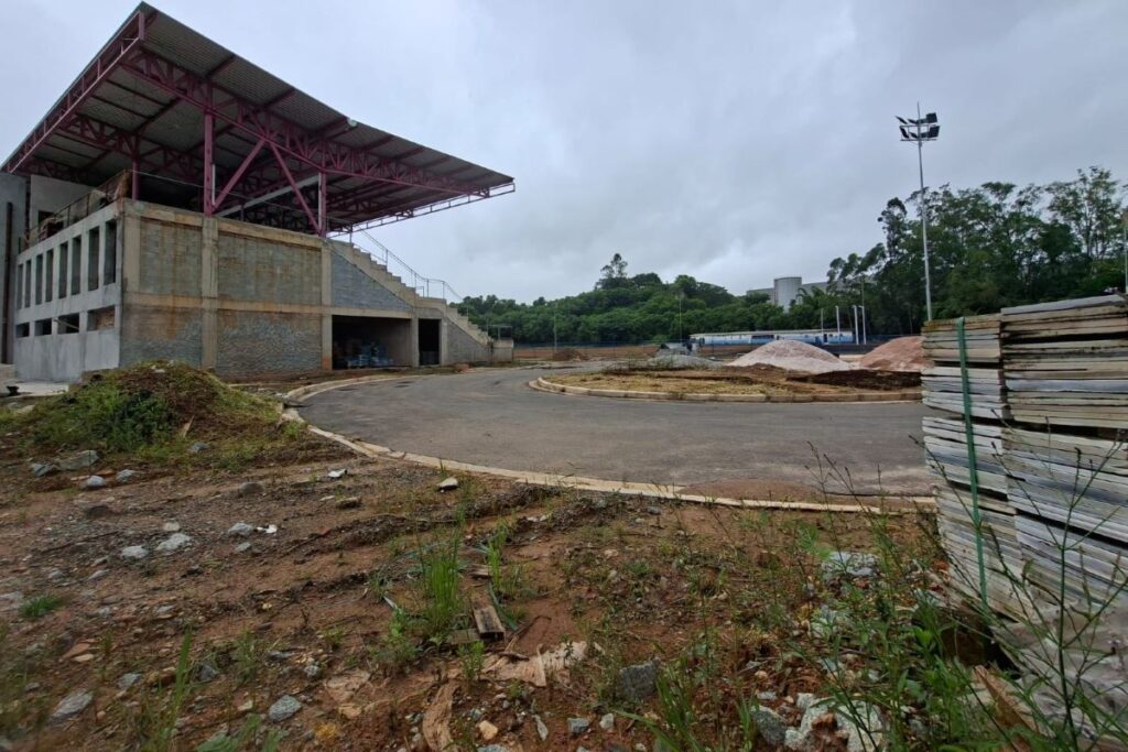 abandonada,-obra-do-governo-paulista-de-r$-61-milhoes-abriga-morcegos.-veja-video