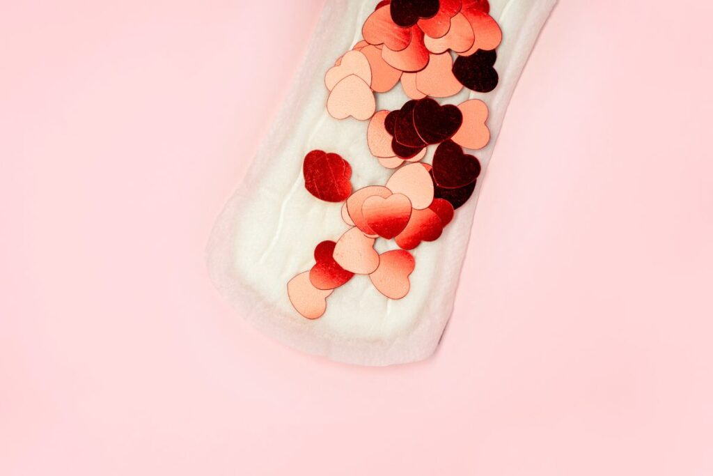 sexo-durante-a-menstruacao:-ginecologista-da-dicas-pra-o-prazer