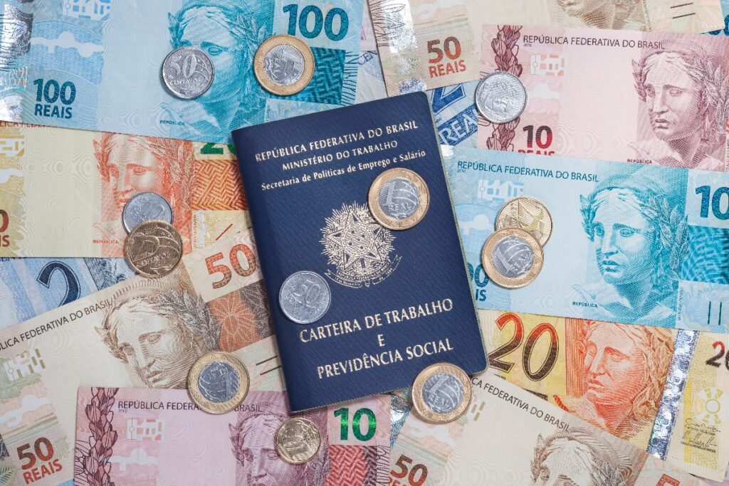 semana-comeca-com-845-vagas-de-emprego-no-df;-salarios-vao-ate-r$-3,5-mil