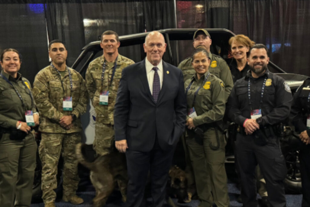 trump-envia-“czar-da-fronteira”-a-minnesota-apos-mortes-ligadas-ao-ice