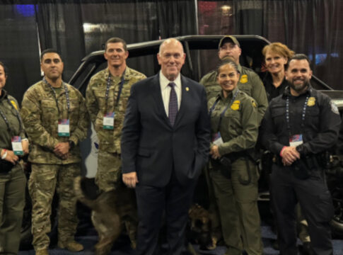 trump-envia-“czar-da-fronteira”-a-minnesota-apos-mortes-ligadas-ao-ice