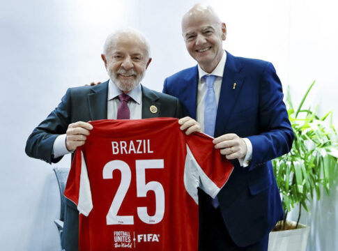 lula-recebe-presidente-da-fifa-e-ancelotti-no-planalto