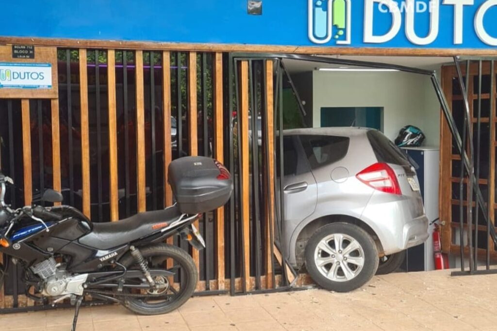 motorista-invade-loja-na-asa-norte-apos-perder-controle-do-carro