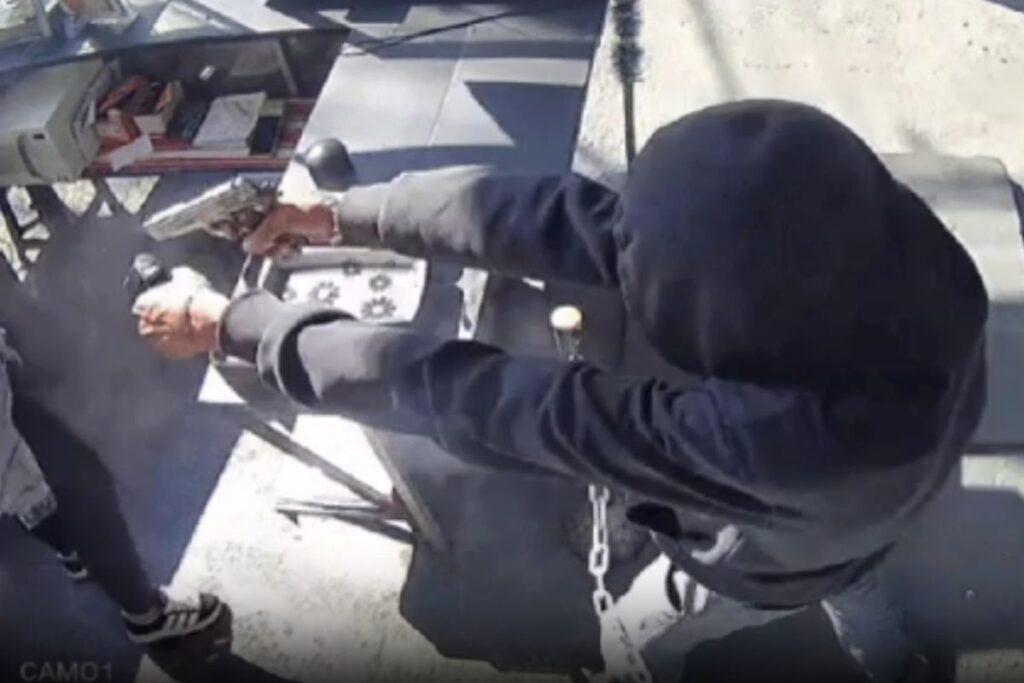 veja-prisao-de-homem-que-atirou-6-vezes-contra-a-ex-em-pastelaria.-video