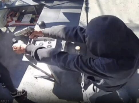 veja-prisao-de-homem-que-atirou-6-vezes-contra-a-ex-em-pastelaria.-video