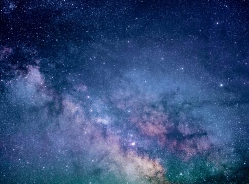 cientistas-sugerem-como-a-materia-escura-molda-o-universo.-veja-foto