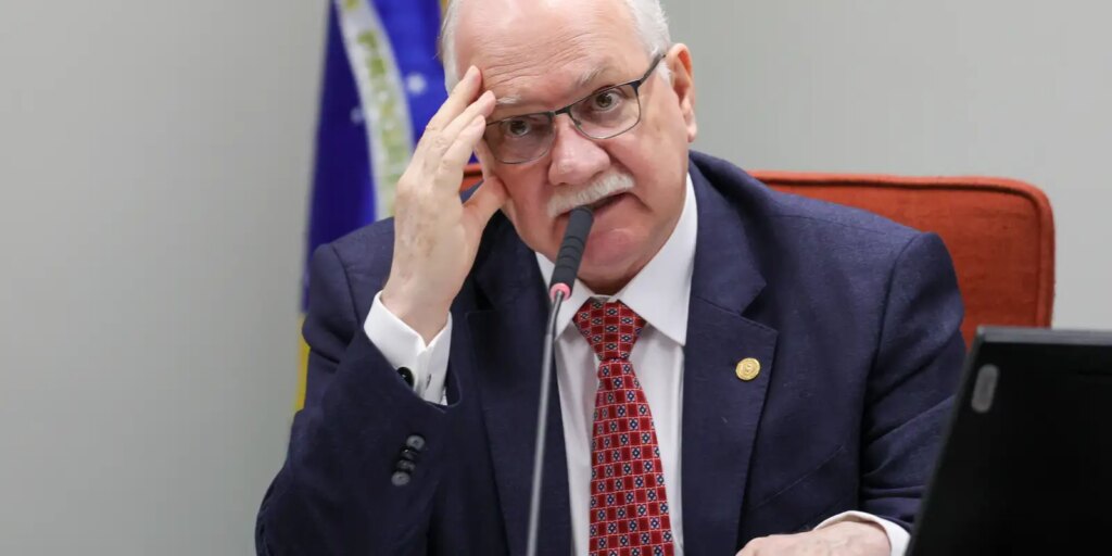 fachin-diz-que-democracia-atravessa-tempos-desafiadores