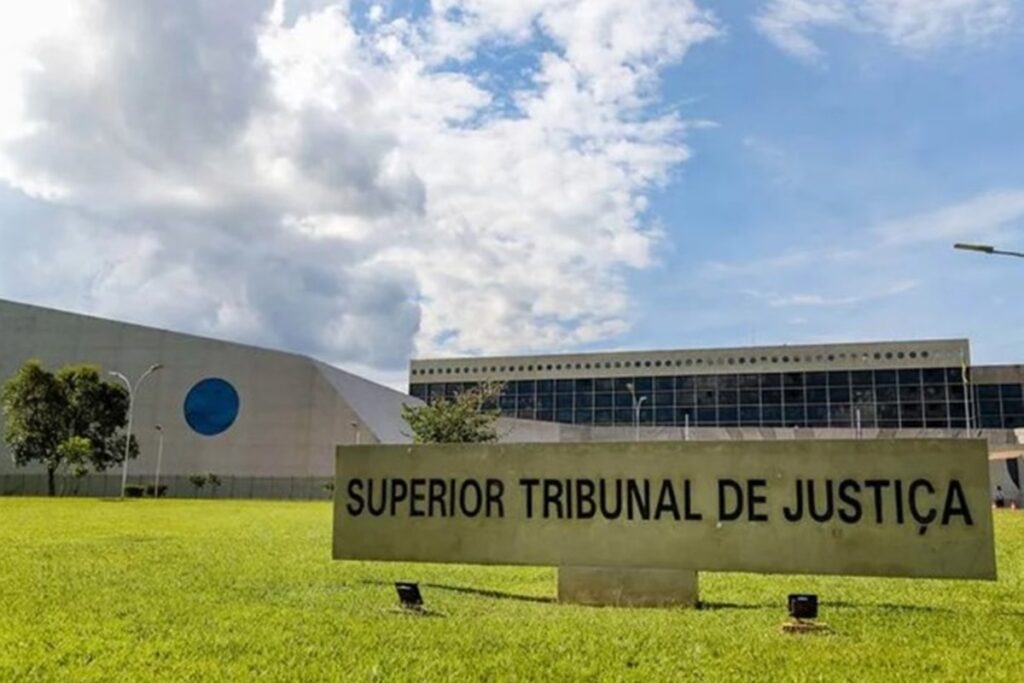 master:-oposicao-protocola-pedido-de-afastamento-de-ibaneis-no-stj