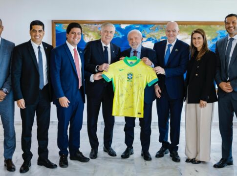 em-reuniao,-cbf-e-fifa-debatem-copa-do-mundo-feminina-2027-com-lula