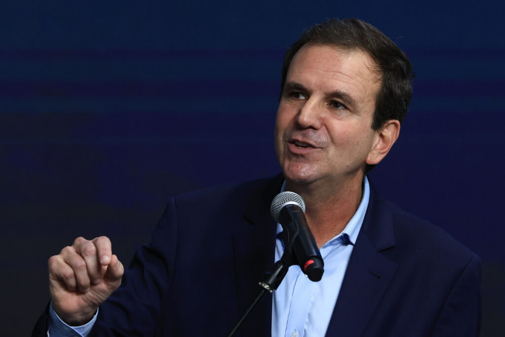 paes-diz-que-foi-proibido-de-falar-sobre-atracao-de-show-em-copacabana