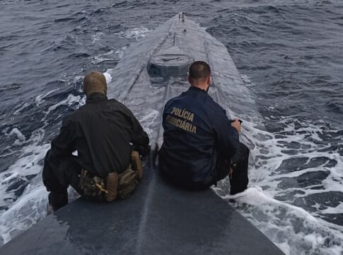 recorde:-portugal-apreende-submarino-carregando-9-toneladas-de-cocaina