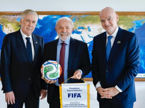 apos-reuniao-em-brasilia,-lula-pede-que-ancelotti-treine-o-corinthians