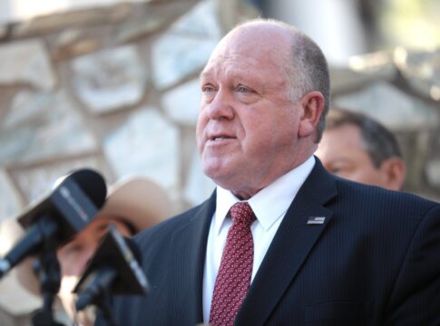 saiba-quem-e-o-“czar-da-fronteira”-que-trump-enviara-a-minnesota