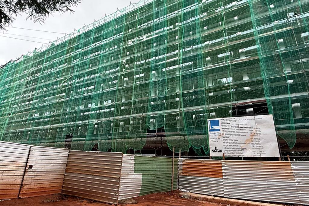 camara-gasta-r$-100-milhoes-em-reforma-de-imoveis-para-“poupar”-r$-5-milhoes-por-ano