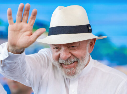 lula-embarca-para-o-panama-e-acerta-encontro-com-direitista