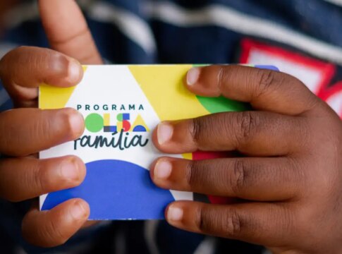 caixa-paga-bolsa-familia-a-beneficiarios-com-nis-de-final-7