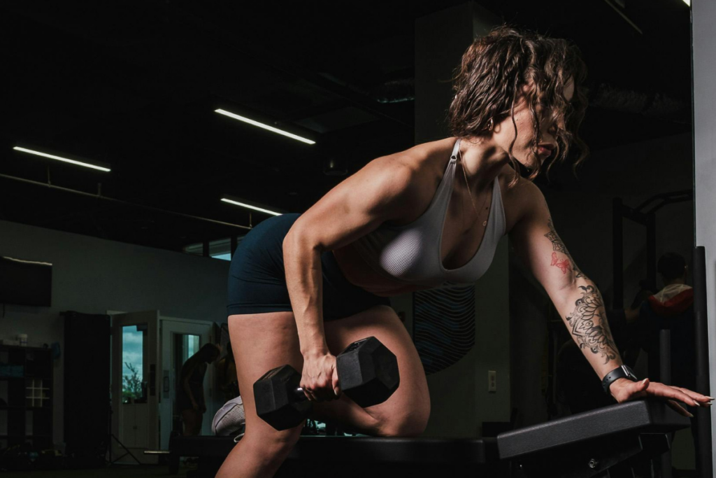 personal-lista-melhores-exercicios-para-ganhar-musculos-depois-dos-40