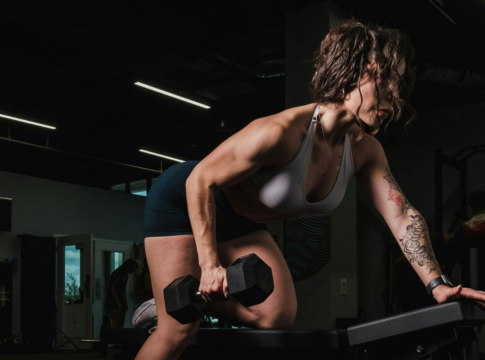 personal-lista-melhores-exercicios-para-ganhar-musculos-depois-dos-40