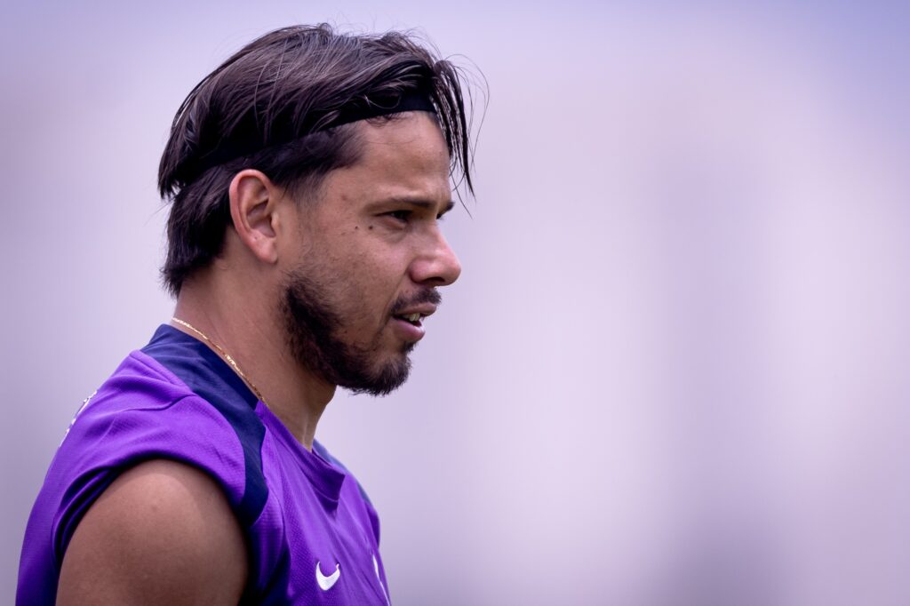 apos-deixar-o-corinthians,-angel-romero-acerta-com-novo-clube