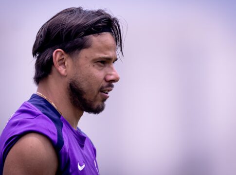 apos-deixar-o-corinthians,-angel-romero-acerta-com-novo-clube