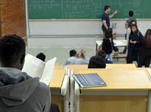 governo-de-sc-tem-48-horas-para-explicar-lei-que-barra-cotas-raciais