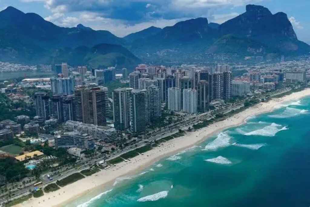 “praias-sao-do-povo”,-diz-juiza-ao-proibir-decks-e-moveis-na-tijuca