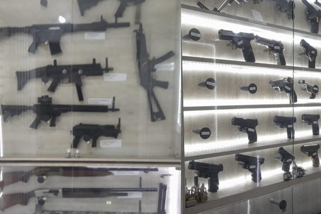 esquema-milionario-de-venda-de-armas-tinha-apoio-de-pms,-aponta-pf.-veja-video