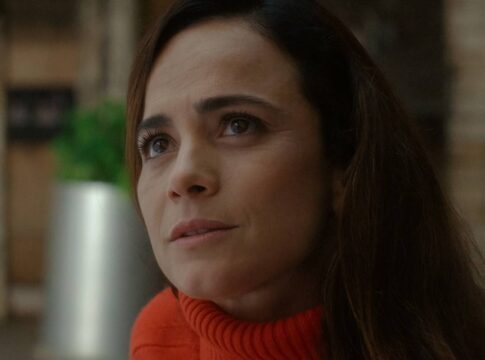 alice-braga-publica-foto-rara-ao-lado-da-namorada