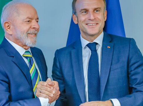 em-telefonema,-lula-e-macron-conversam-sobre-conselho-da-paz-de-trump