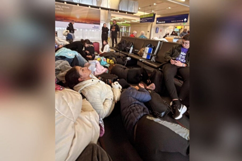 apos-acao-de-embaixada,-alunos-presos-em-aeroporto-dos-eua-voltam-ao-brasil