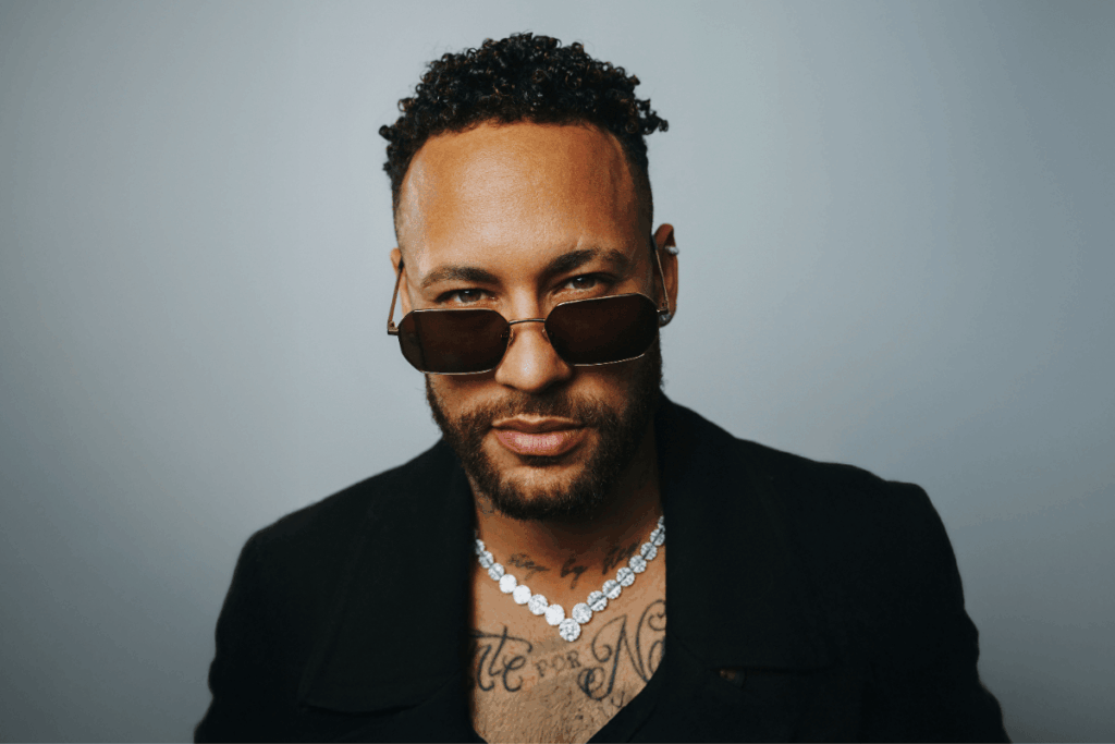 neymar-jr.-lanca-marca-de-oculos-inspirada-na-carreira-do-jogador