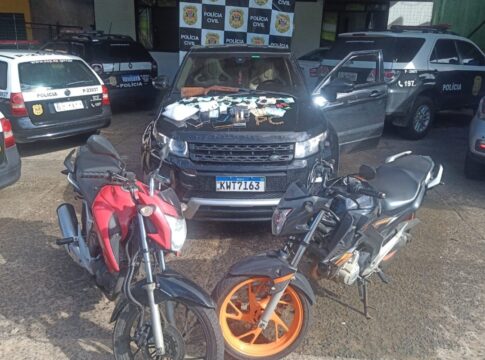 carrao,-motos-e-dinheiro:-policia-prende-suspeito-em-“casa-do-trafico”