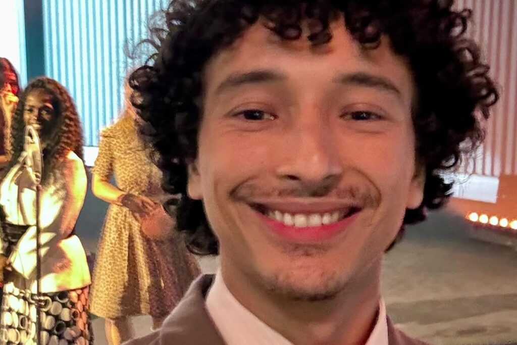 eric-max-vive-fase-intensa-no-cinema,-na-musica-e-na-literatura