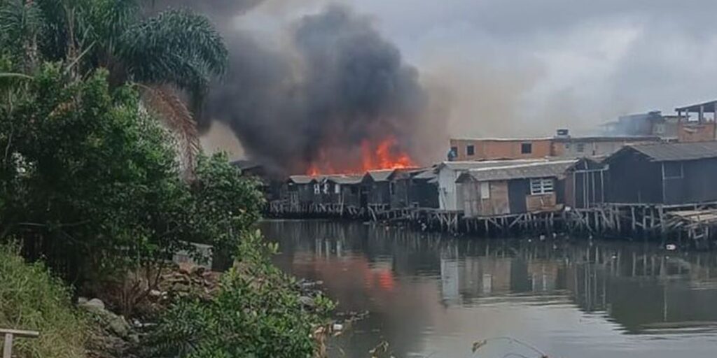 Incêndio destrói sete barracos no Dique da Vila Gilda, em Santos incendio-destroi-sete-barracos-no-dique-da-vila-gilda,-em-santos
