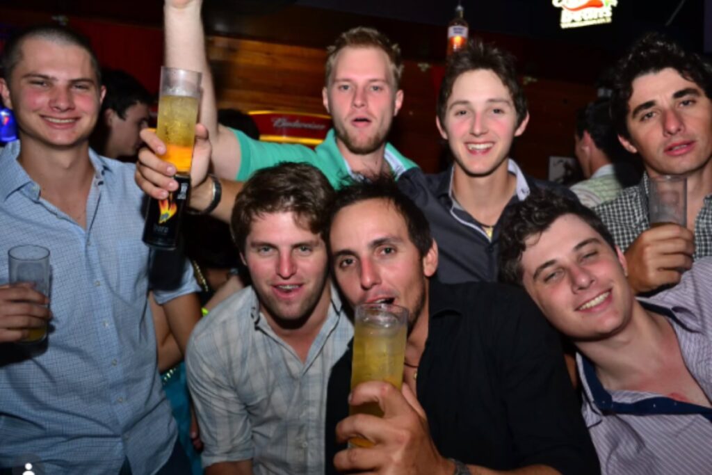 boate-kiss:-sobrevivente-revela-foto-10-minutos-antes-de-tragedia