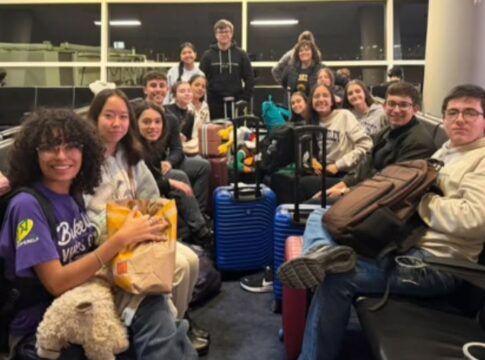 apos-3-dias-retidos-nos-eua,-estudantes-brasileiros-embarcam-para-sp
