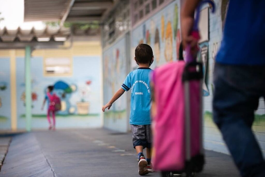 cldf:-deputado-aciona-mp-contra-retirada-de-identificacao-em-uniformes