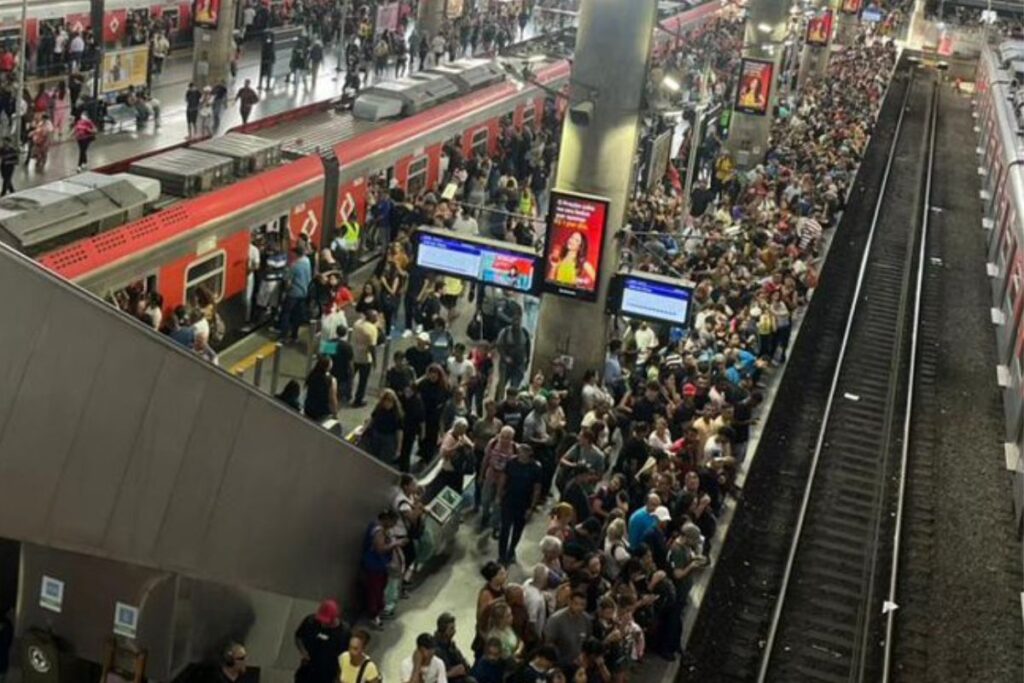 alagamento-causa-interdicao-na-circulacao-de-trens-da-linha-12-safira