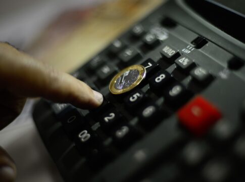 divida-publica-pode-alcancar-ate-r$-10,3-trilhoes-em-2026