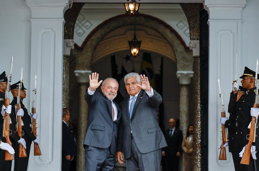 lula-pula-almoco-com-presidente-do-panama-e-antecipa-volta-ao-brasil