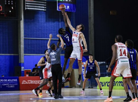 pinheiros-vence-franca-e-conquista-vaga-na-final-da-copa-super-8