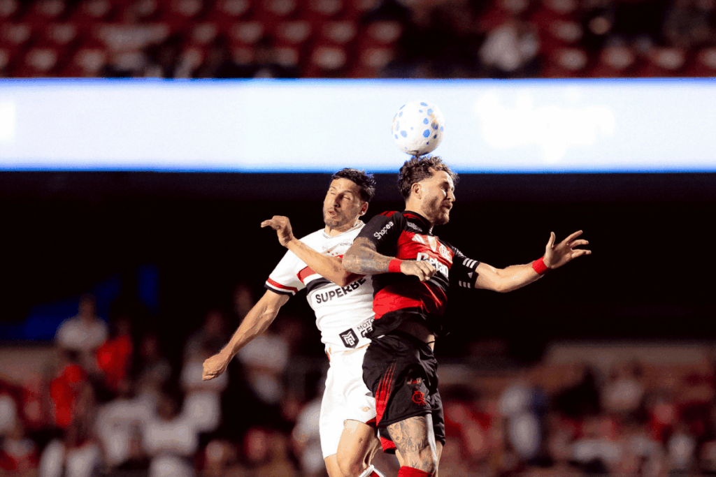 sao-paulo-vira,-vence-flamengo-e-inicia-o-brasileirao-com-tres-pontos