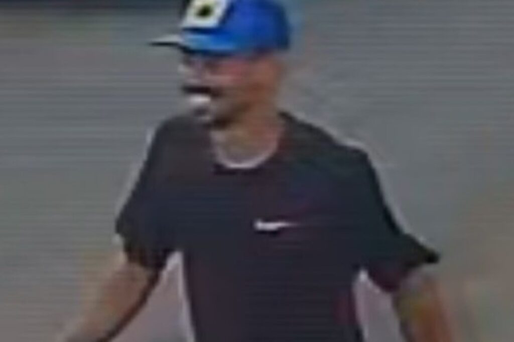 foragido-que-matou-“ruiva-da-feira”-e-depois-saiu-sorrindo-e-procurado.-veja-video