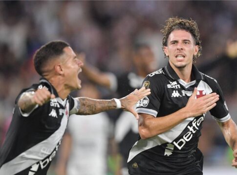 sem-rayan,-quem-pode-ser-o-novo-artilheiro-do-vasco?-veja-e-aposte