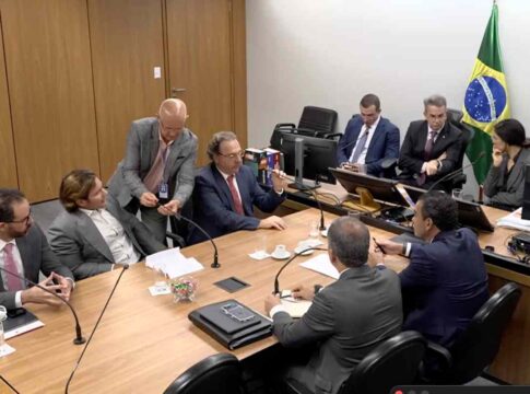 vorcaro-e-ex-presidente-do-brb-divergem-sobre-origem-de-carteiras-do-master-em-acareacao.-veja-video