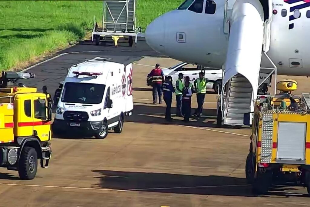 passageiros-de-voo-da-latam-passaram-mal-apos-explosao-de-carregador