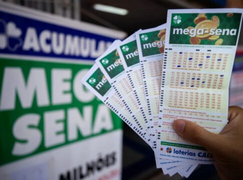 mega-sena-2966-sorteia-r$-102-milhoes-nesta-quinta.-confira-dezenas