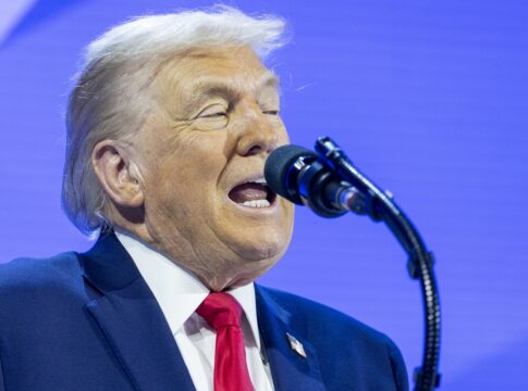 trump-autoriza-tarifas-a-paises-que-fornecem-petroleo-a-cuba