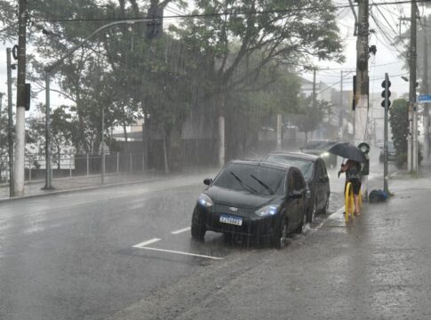 motociclista-morre-apos-ser-arrastado-por-enxurrada-durante-temporal