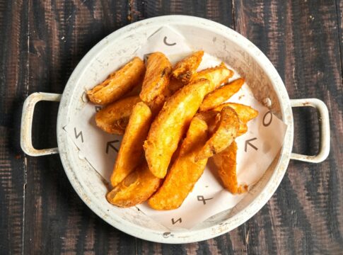 aprenda-a-fazer-batata-rustica-na-air-fryer-crocante-e-sequinha